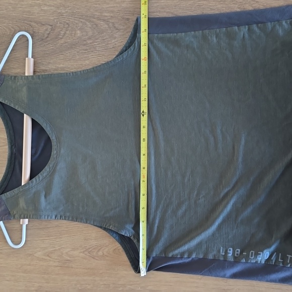 Lululemon Men's License to Train Tank - Picture 7 of 7